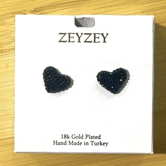 Brand New 18K Gold Plated Black Heart Beaded Stud Post Earrings Handmade Turkey - Picture 2 of 11